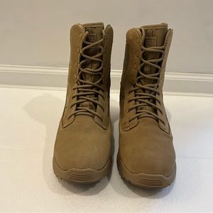 FREE SOLDIER MEN’s TACTICAL DESERT BOOTS. WATERPROOF TAN SUEDE & RUBBER, SZ10.5W